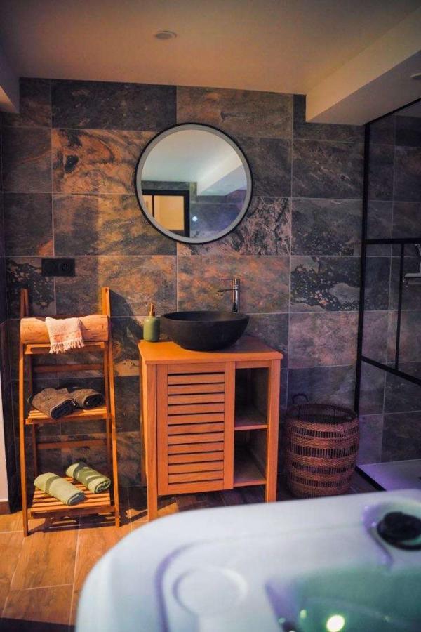 Apartmán Nuit De La Sagesse "Jacuzzi Terrasse Et Parking Prive" Rouen Exteriér fotografie