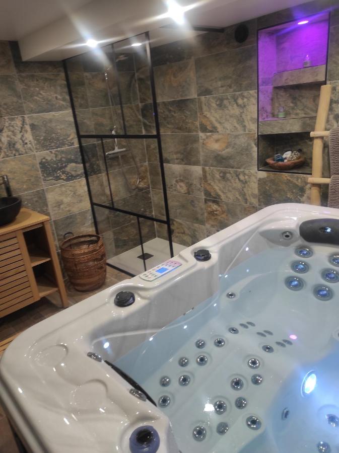 Apartmán Nuit De La Sagesse "Jacuzzi Terrasse Et Parking Prive" Rouen Exteriér fotografie